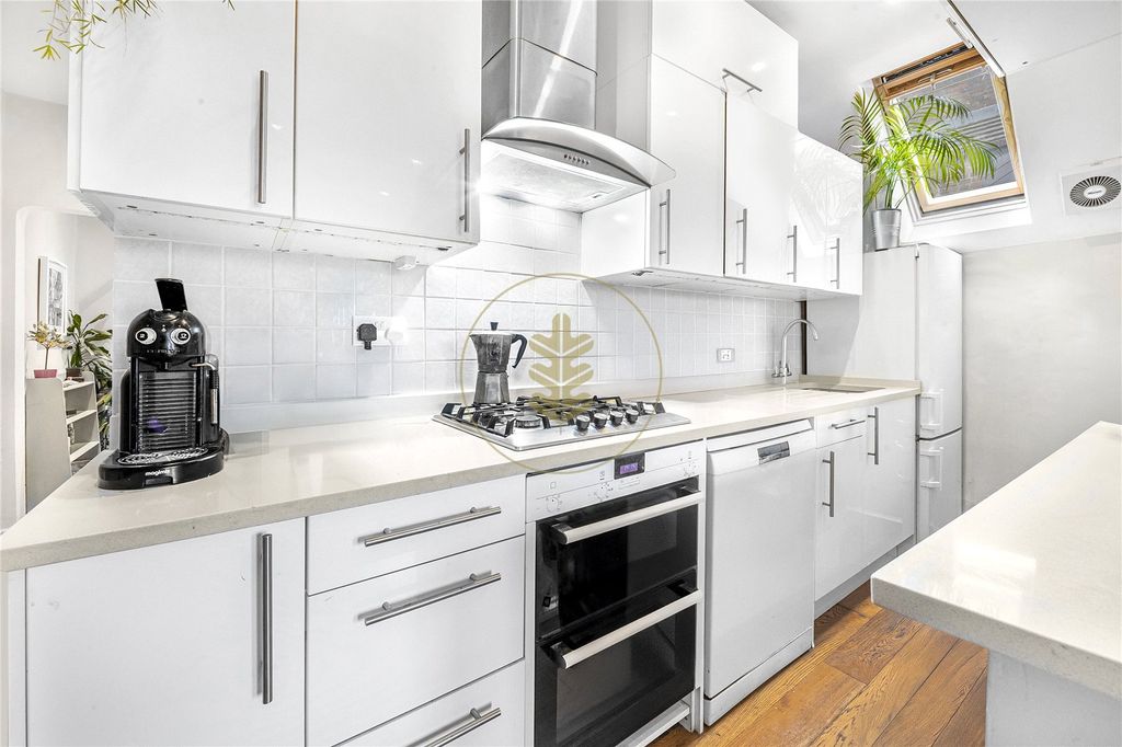 Property photo 3 of 13 Picture No. 24