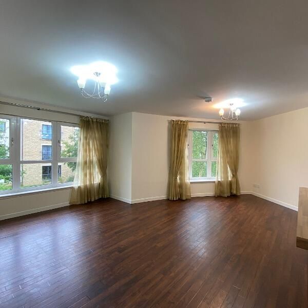Property photo 3 of 14 Living Room