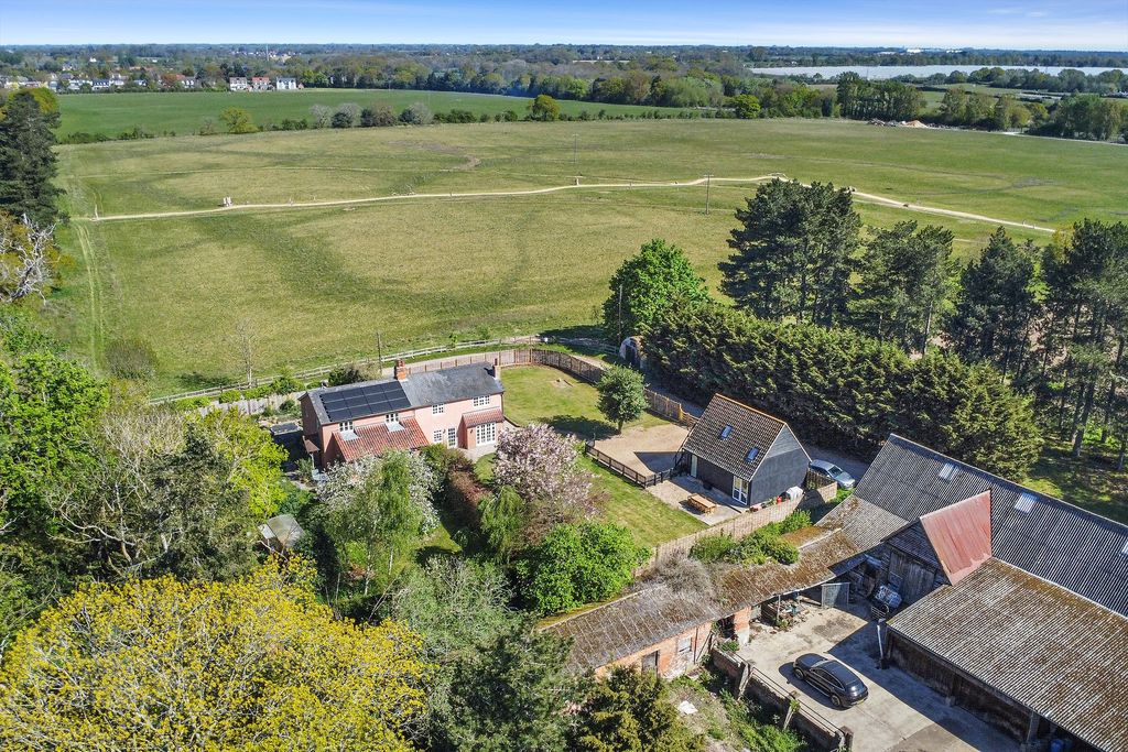 Property photo 2 of 36 Pt-Fc(Col)-Hallfarmcottage-4