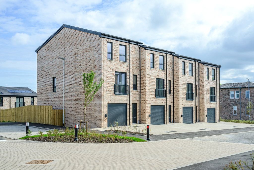 Property photo 3 of 13 Eternal