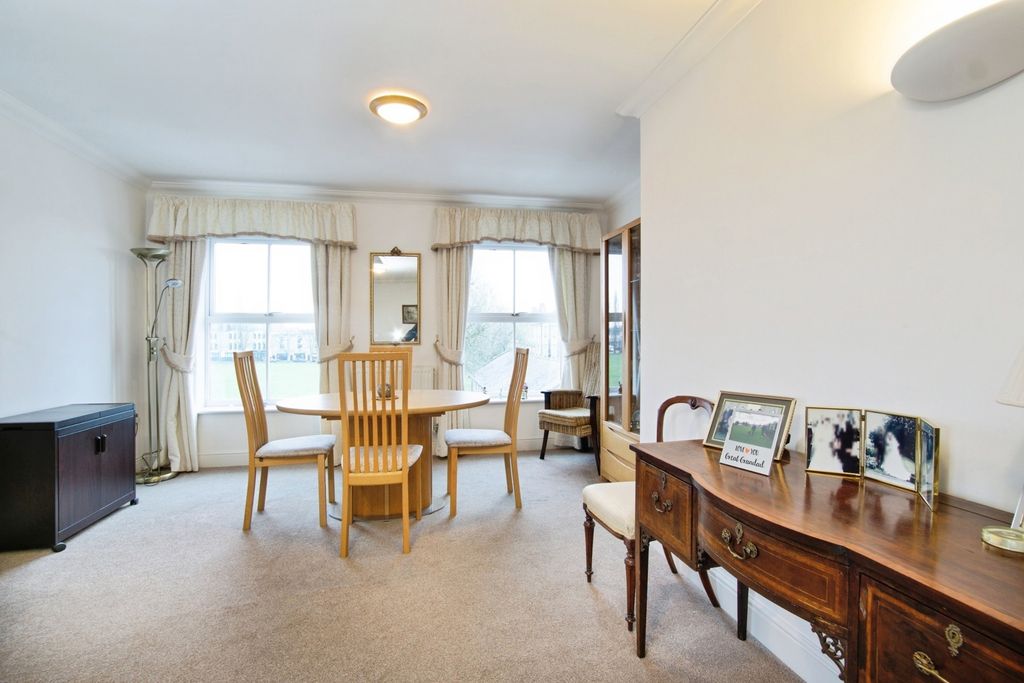 Property photo 2 of 23 Pbox-Img.Jpg