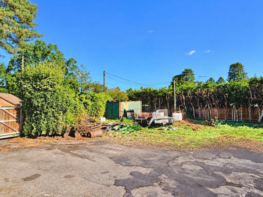 Property photo 3 of 7 Greenwood Way Photos (1)