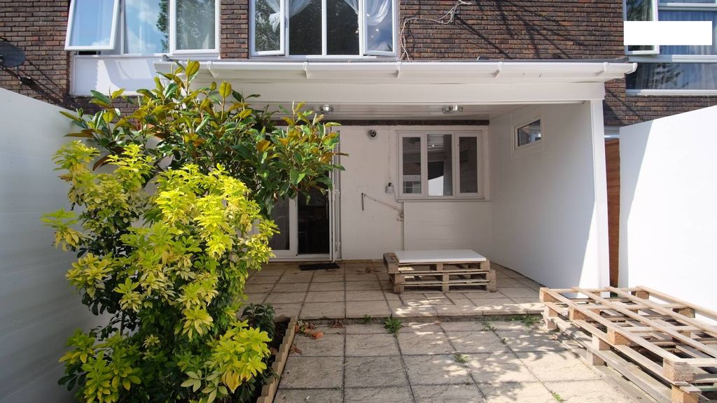 Property photo 2 of 29