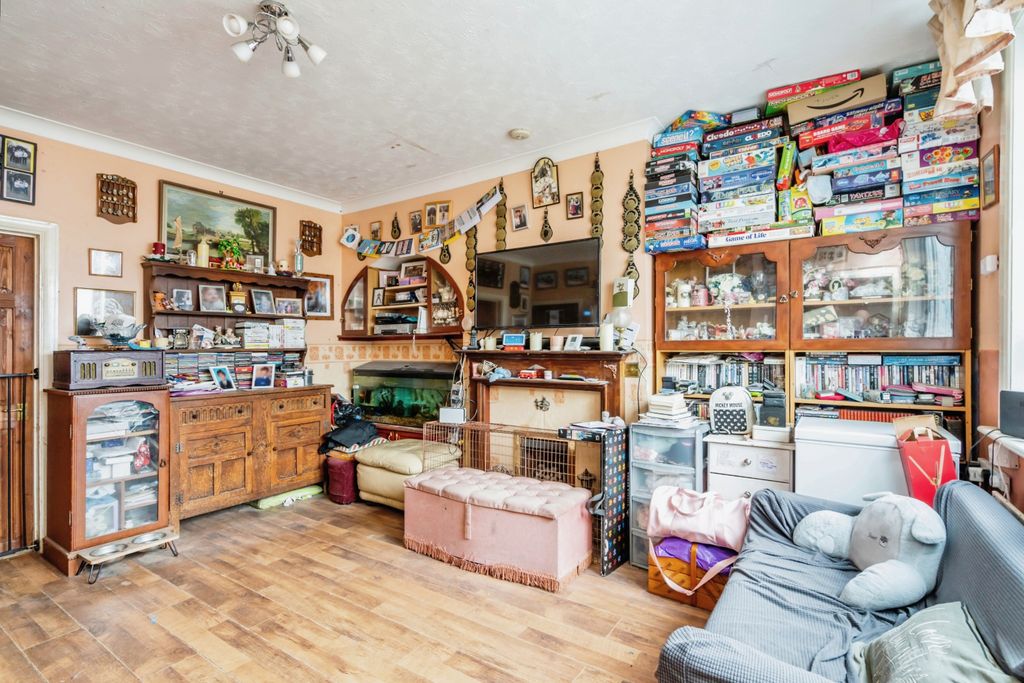 Property photo 3 of 15 Photography