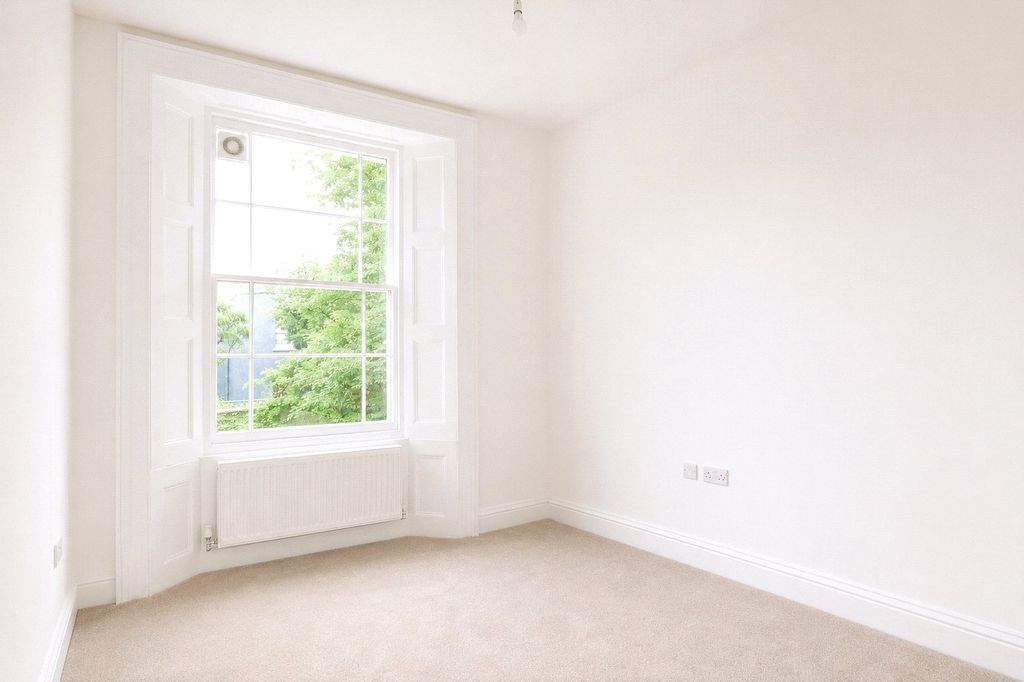 Property photo 3 of 4 Picture No. 02
