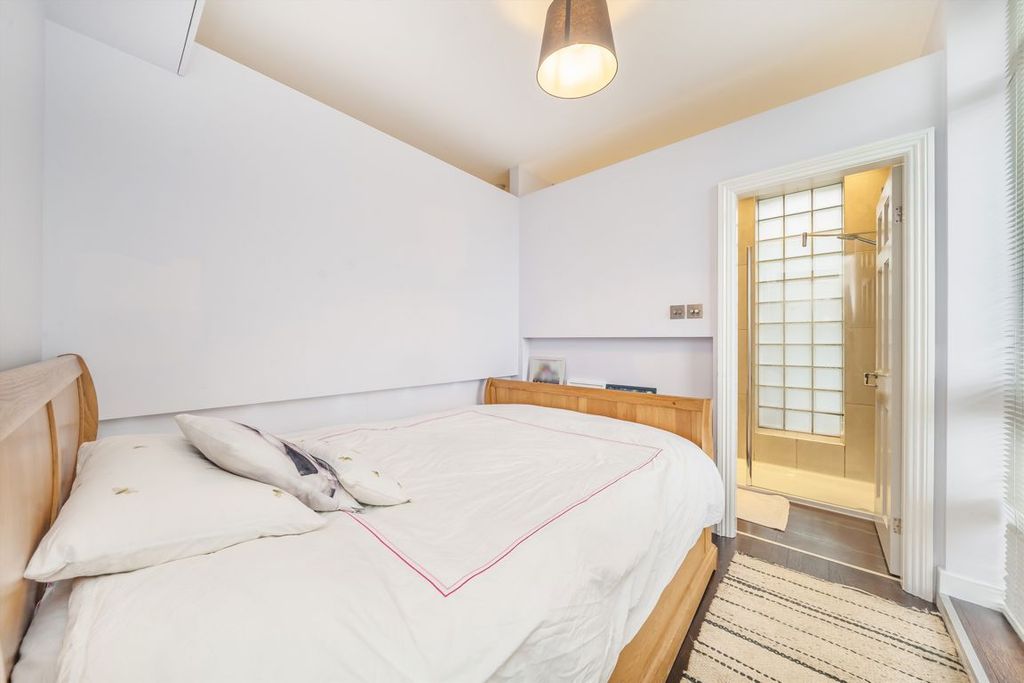 Property photo 3 of 4