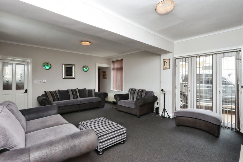 Property photo 3 of 16