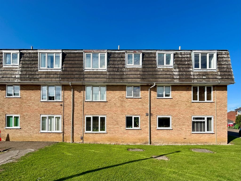 Property photo 1 of 12