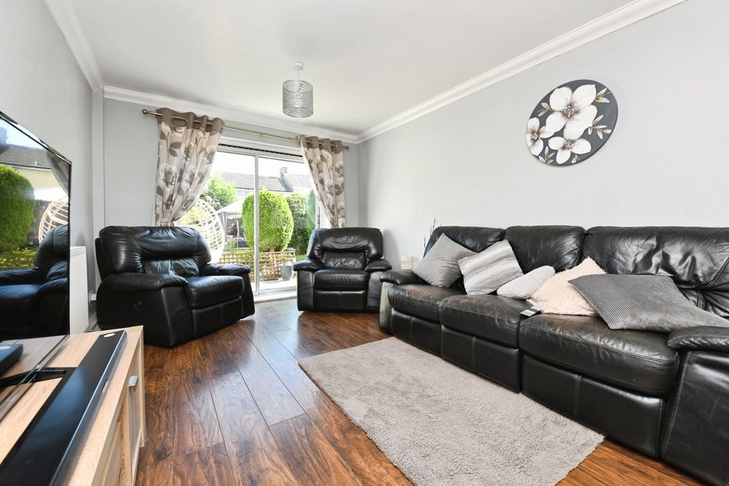 Property photo 3 of 17 Pbox-Img.Jpg