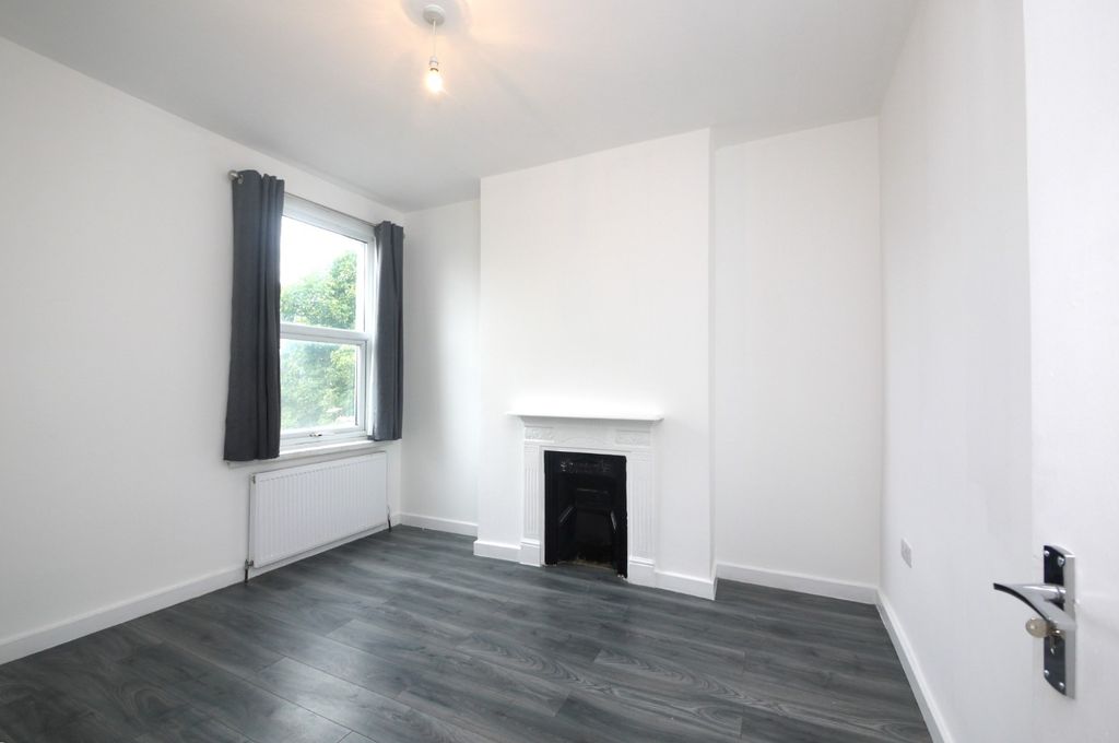 Property photo 3 of 12 4429152