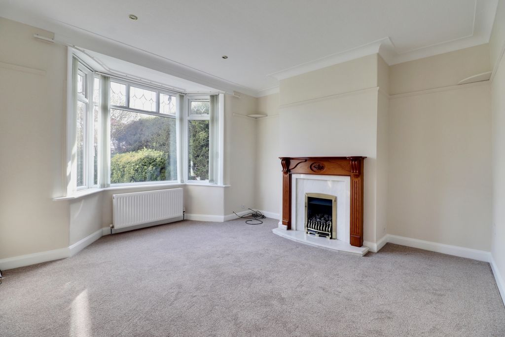 Property photo 2 of 26 Living Room