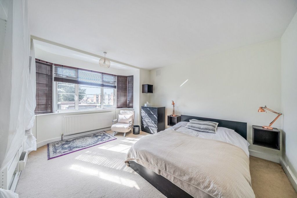 Property photo 2 of 24 Picture No. 29