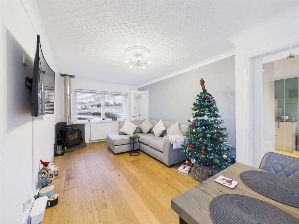 Property photo 3 of 20 Lounge/Dining Room