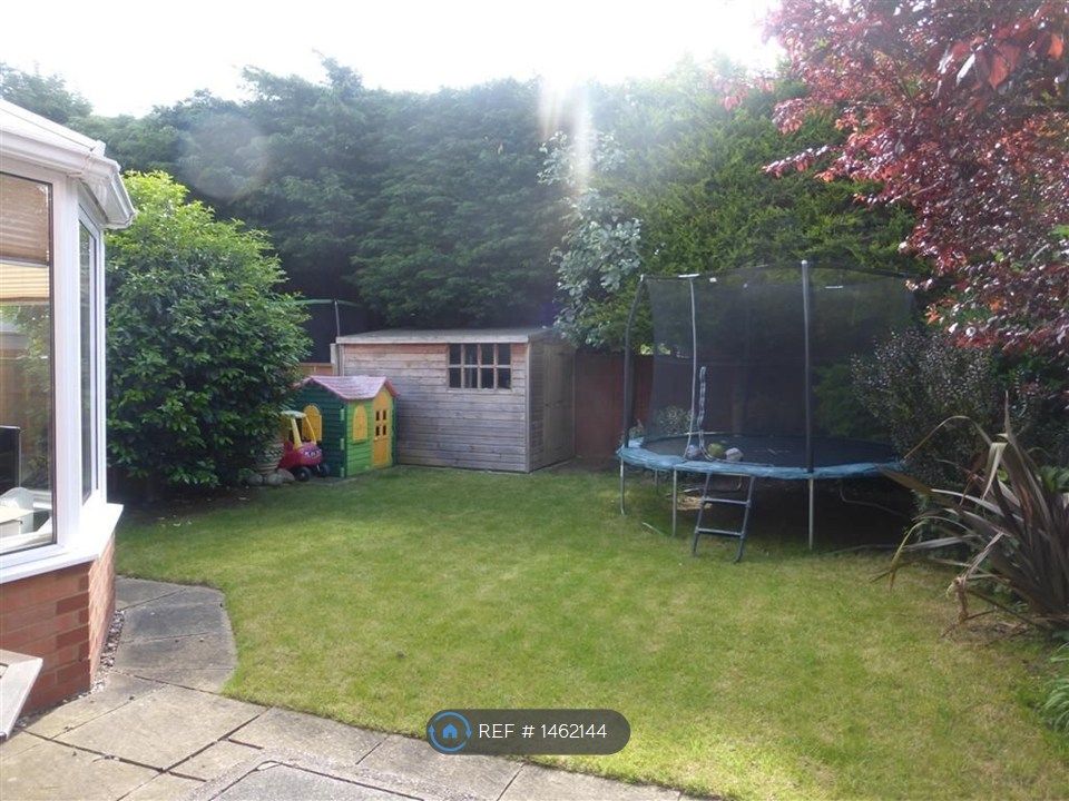 Property photo 3 of 8 Garden