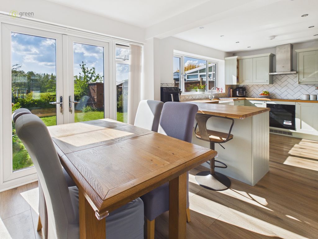 Property photo 2 of 17 Ff32Fcf6c7714572A12710c31Fd3Fecf100Cam04425G0Pr0402Still020
