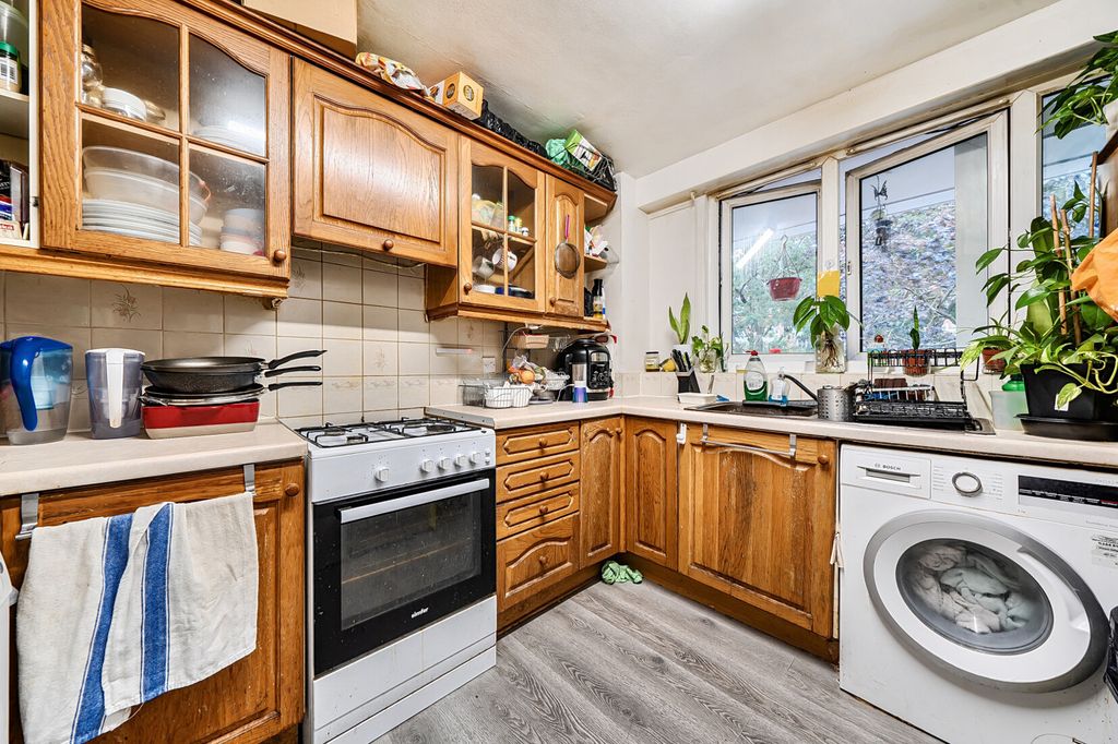 Property photo 3 of 5 Kitchen