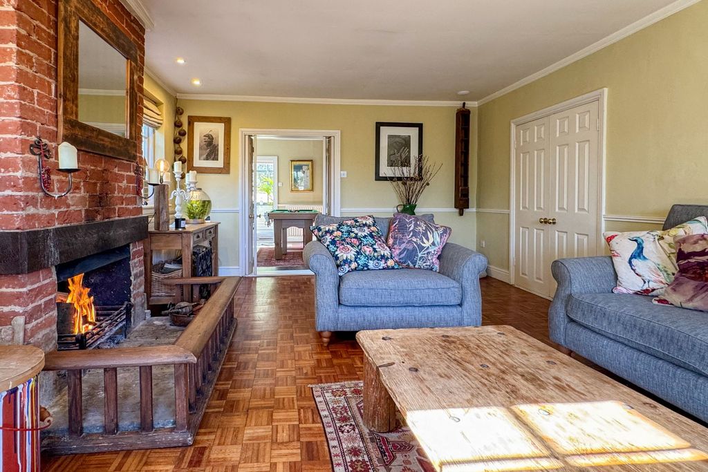 Property photo 2 of 23