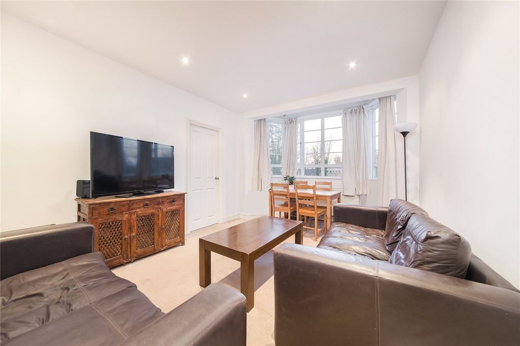 Property photo 2 of 7 Reception