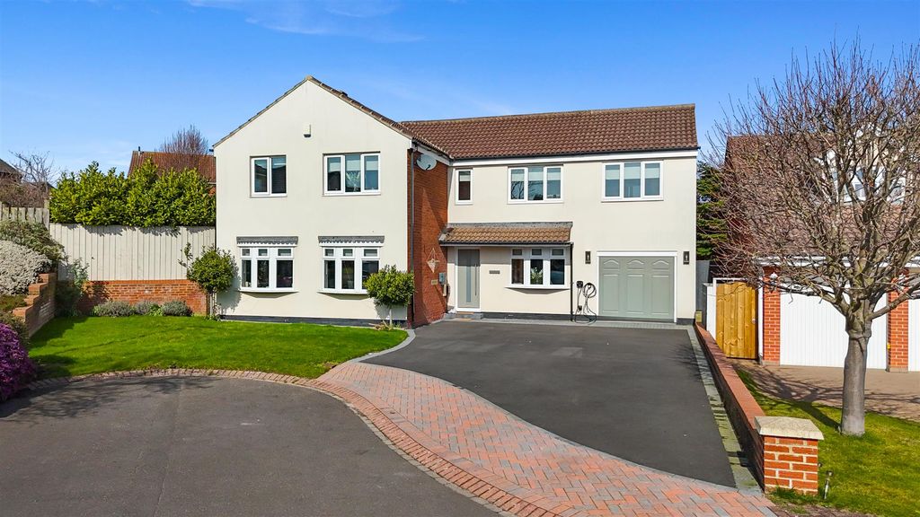 Property photo 1 of 37