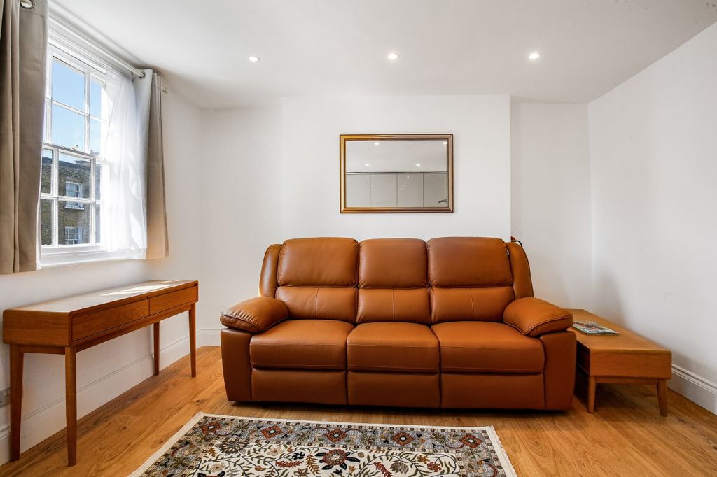 Property photo 2 of 18