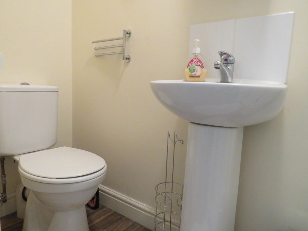 Property photo 2 of 6 Bathroom