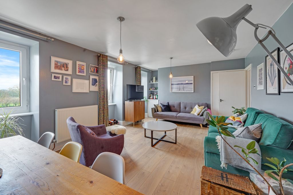 Property photo 3 of 15 Gallery