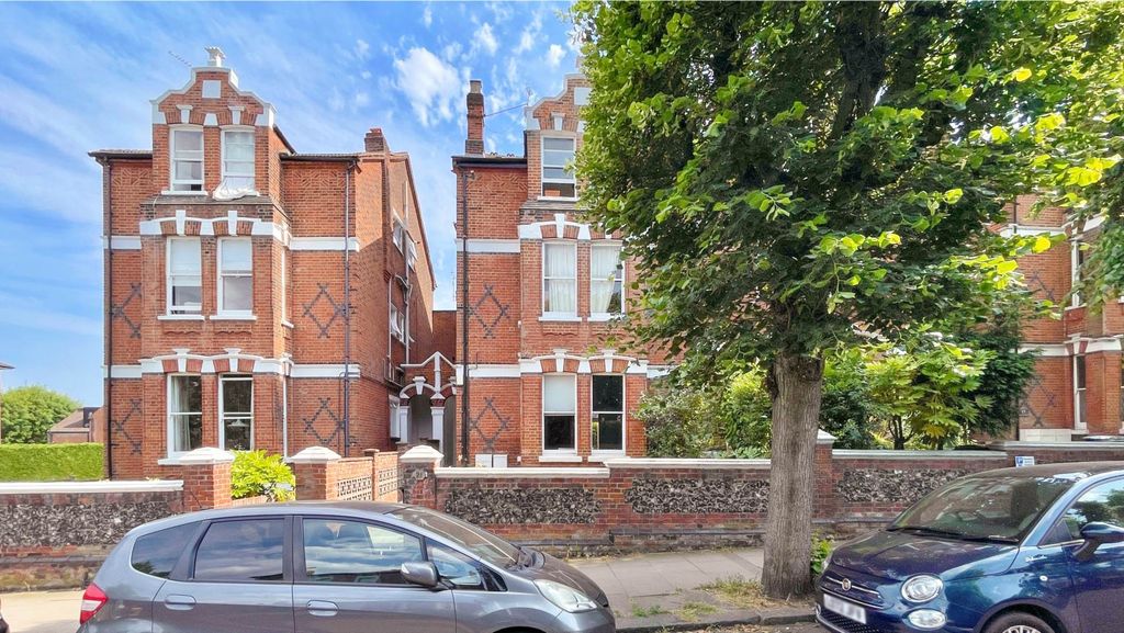Property photo 2 of 11