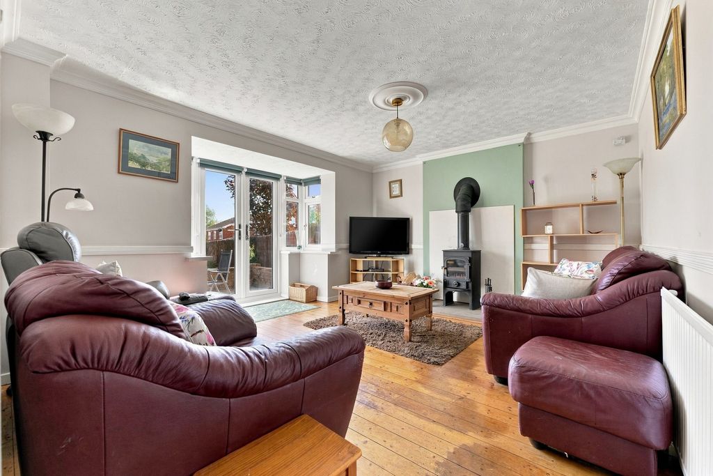 Property photo 2 of 35