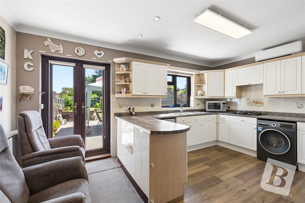 Property photo 2 of 16 Kitchen