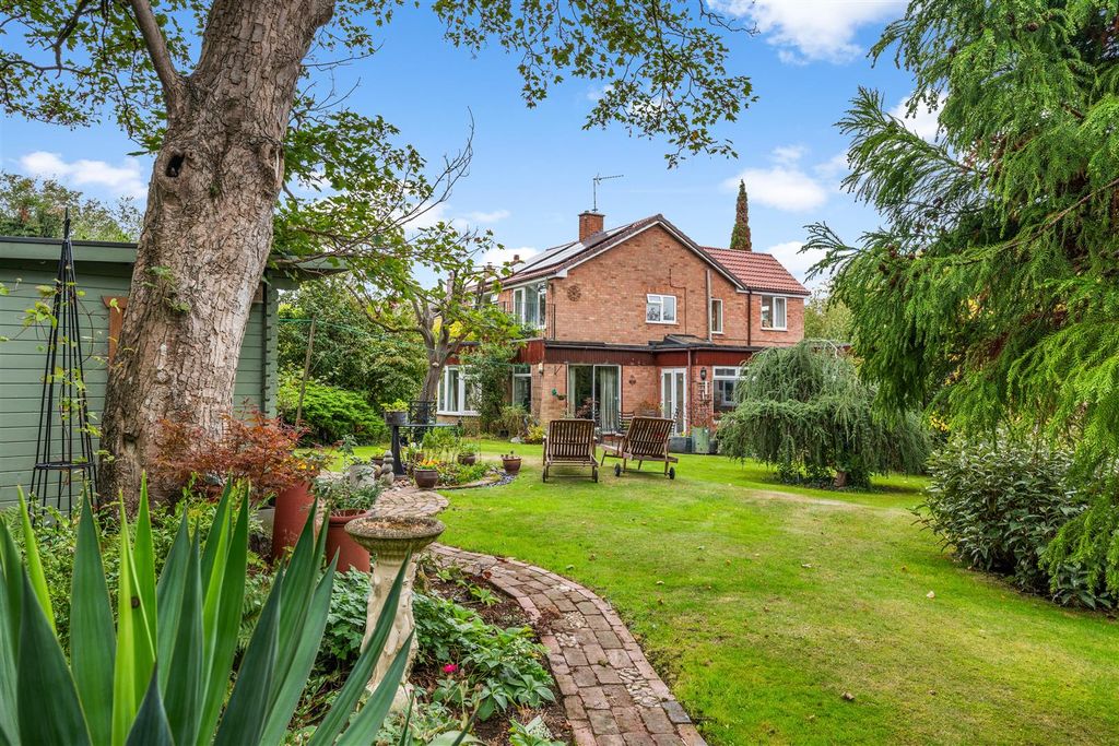 Property photo 3 of 19 P2160122.Jpg