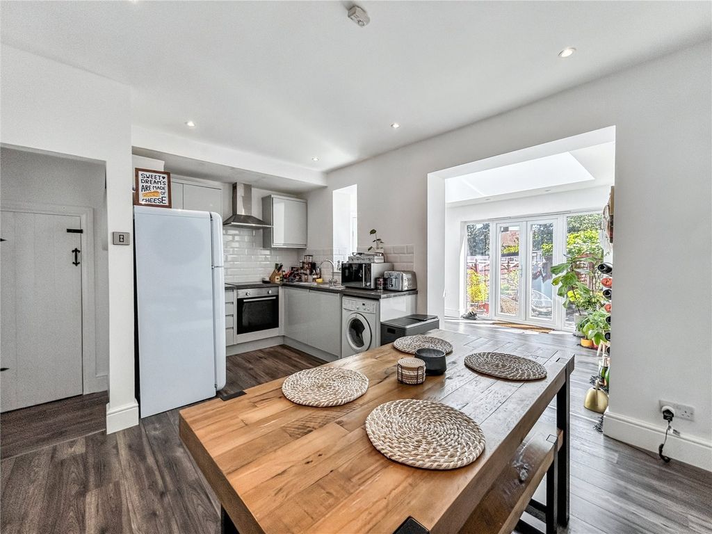 Property photo 1 of 17 Picture No. 11
