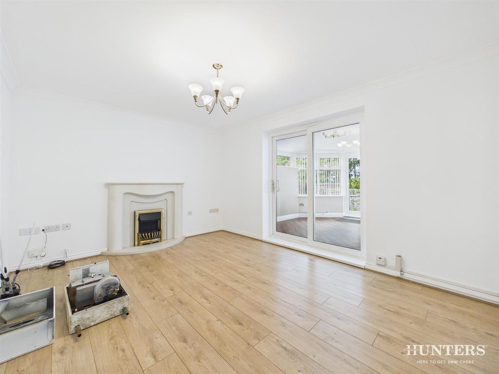 Property photo 2 of 18 Cam05287G0-Pr0227-Still005.Jpg