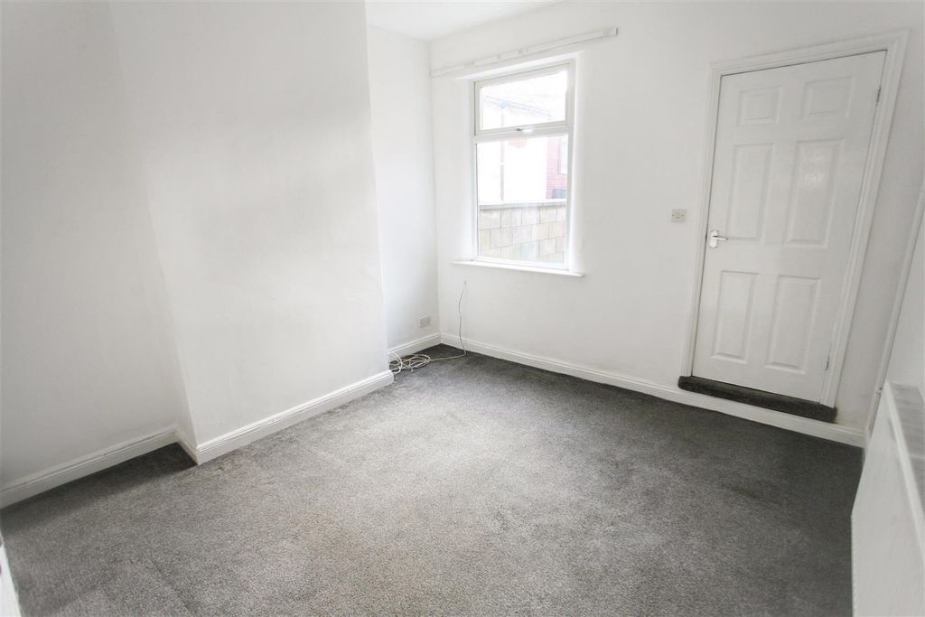 Property photo 3 of 8 Sitting Room