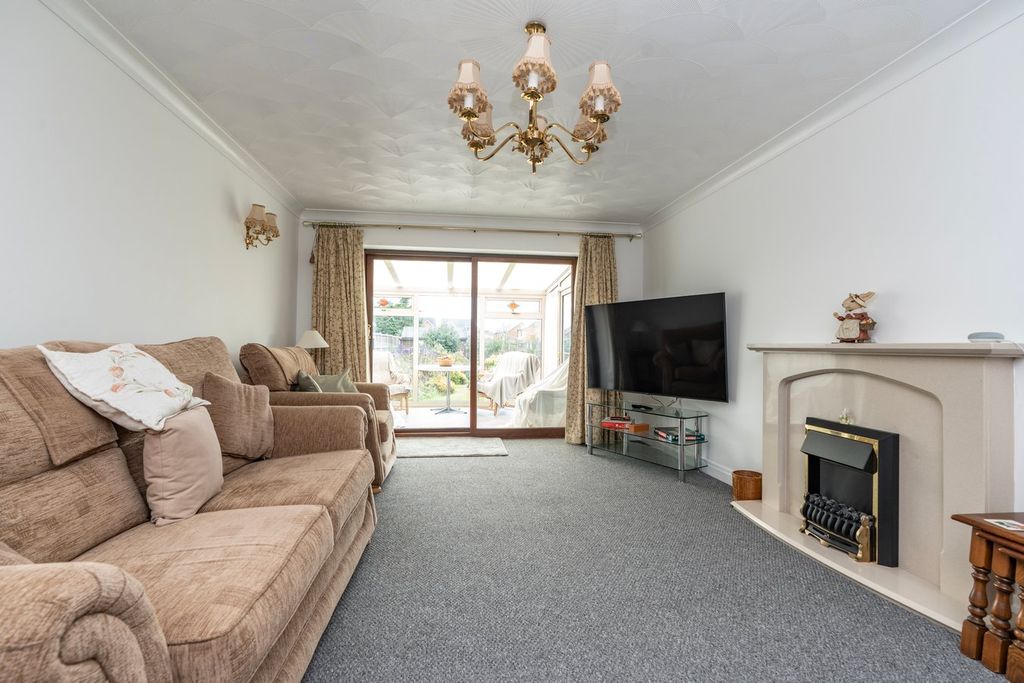 Property photo 2 of 14