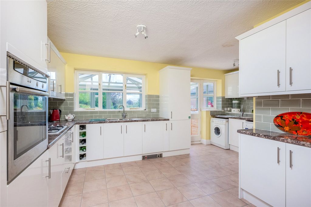 Property photo 3 of 13 Kitchen