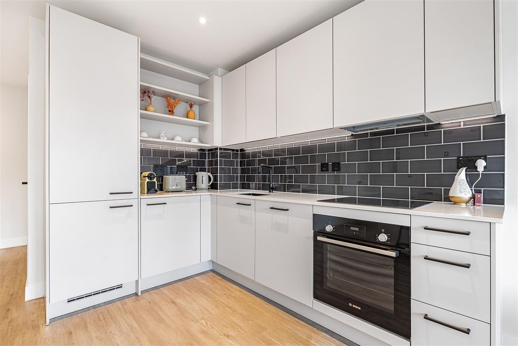 Property photo 2 of 19 Kitchen