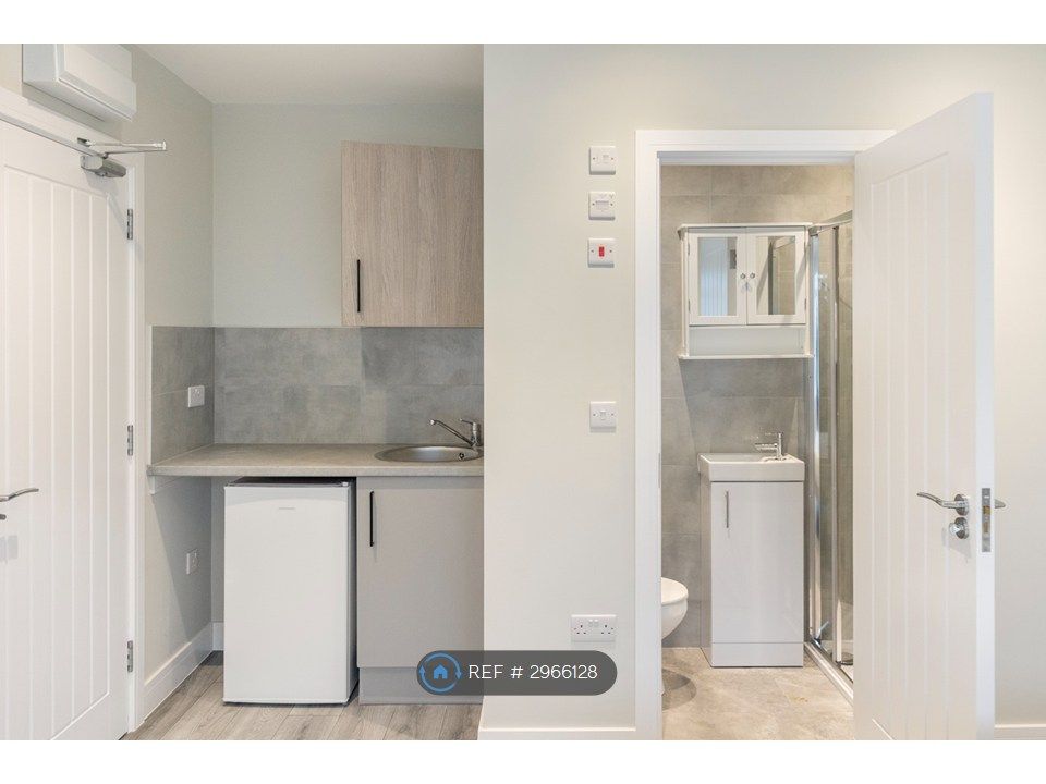 Property photo 1 of 2