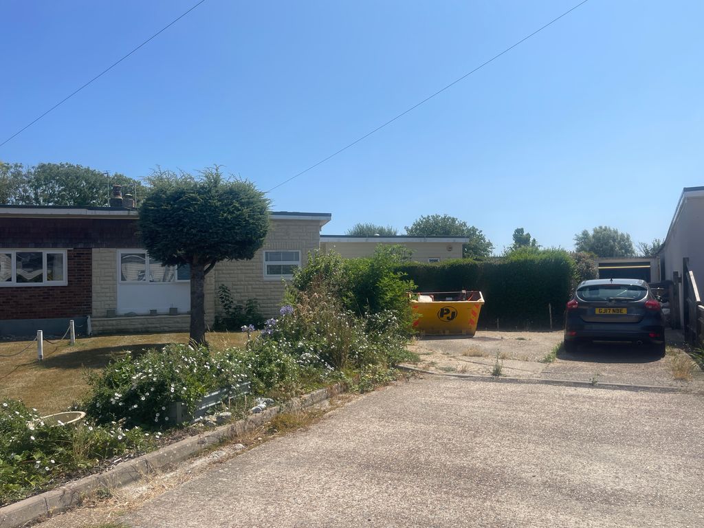Property photo 2 of 27