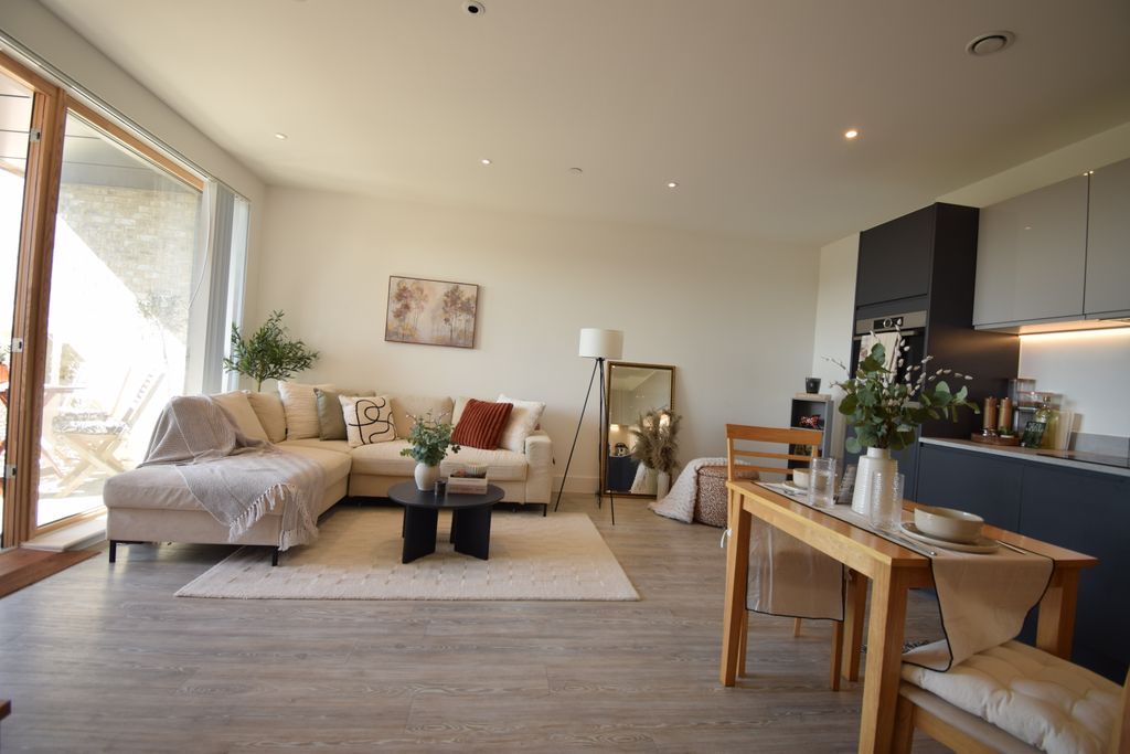 Property photo 2 of 11