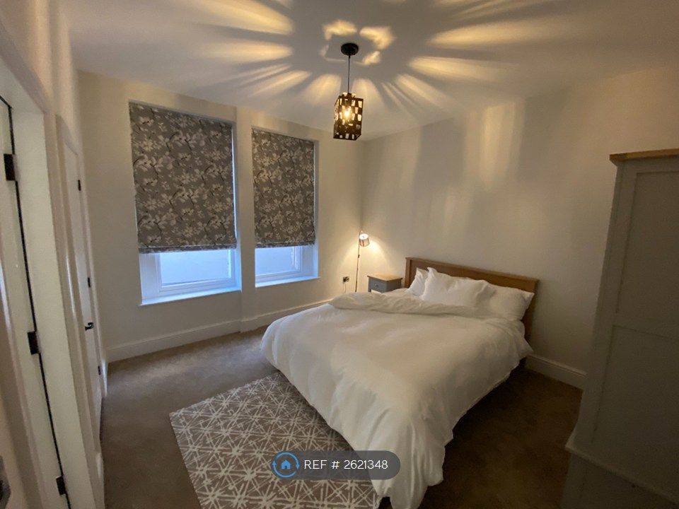 Property photo 3 of 7 Bedroom 1