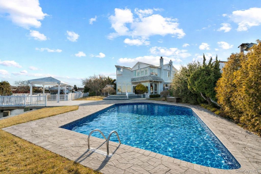 Property photo 3 of 37