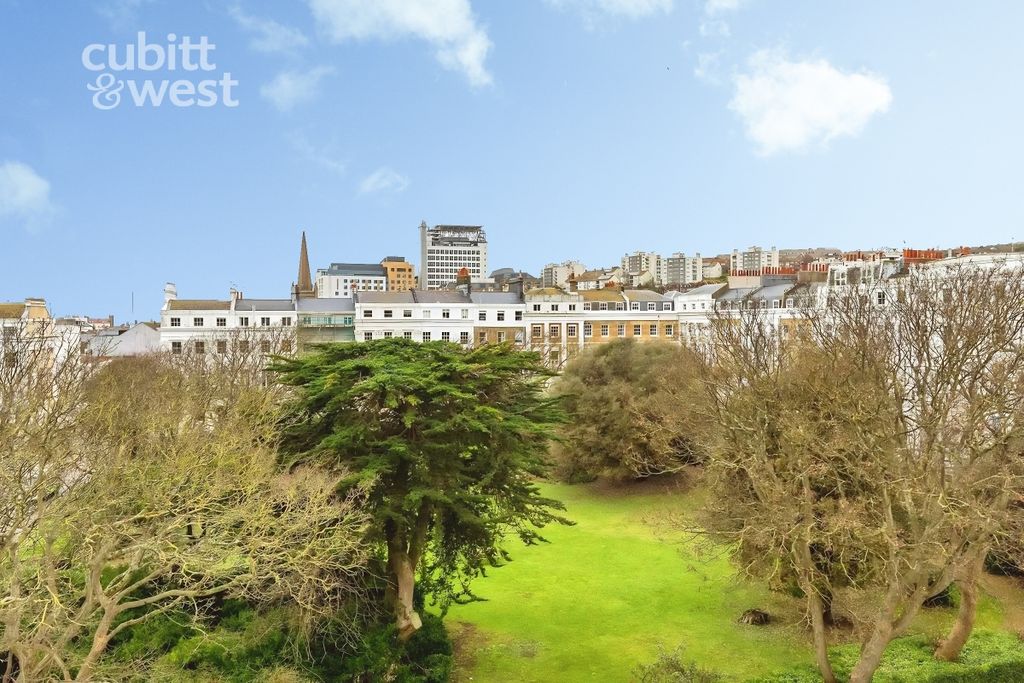 Property photo 2 of 10 Views