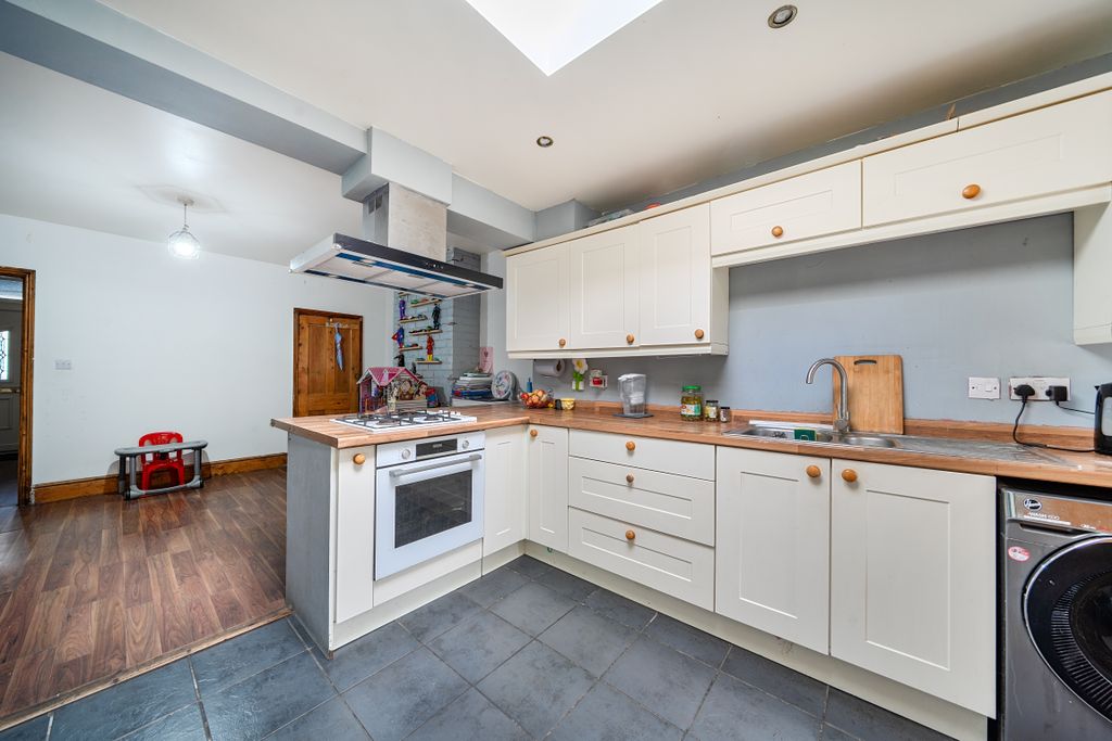 Property photo 3 of 10 146897046A2946Bc76c20