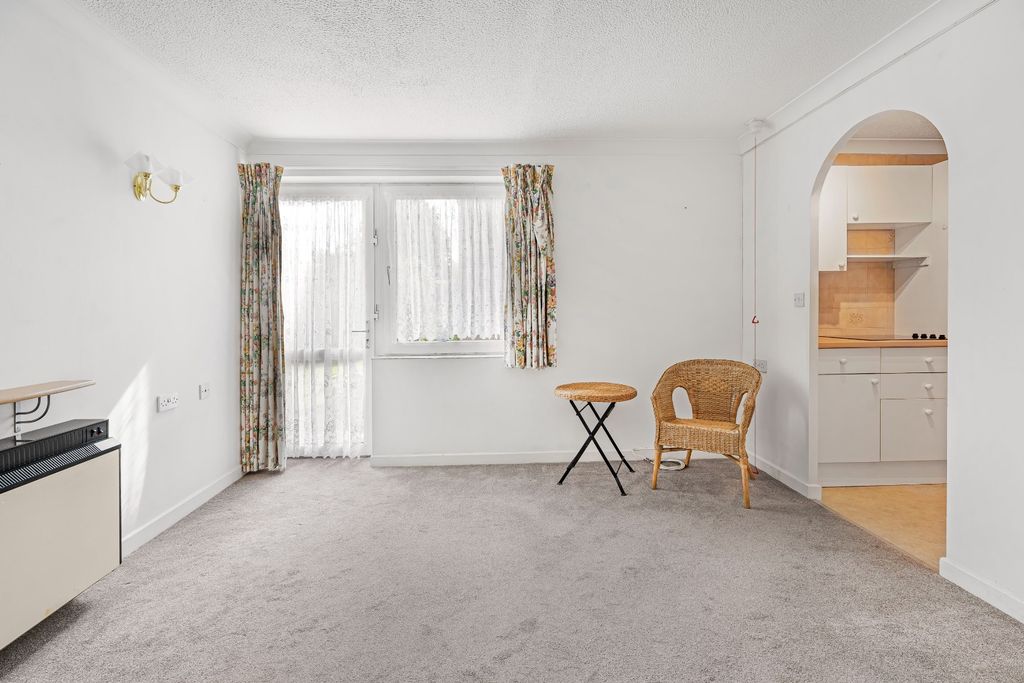 Property photo 2 of 11