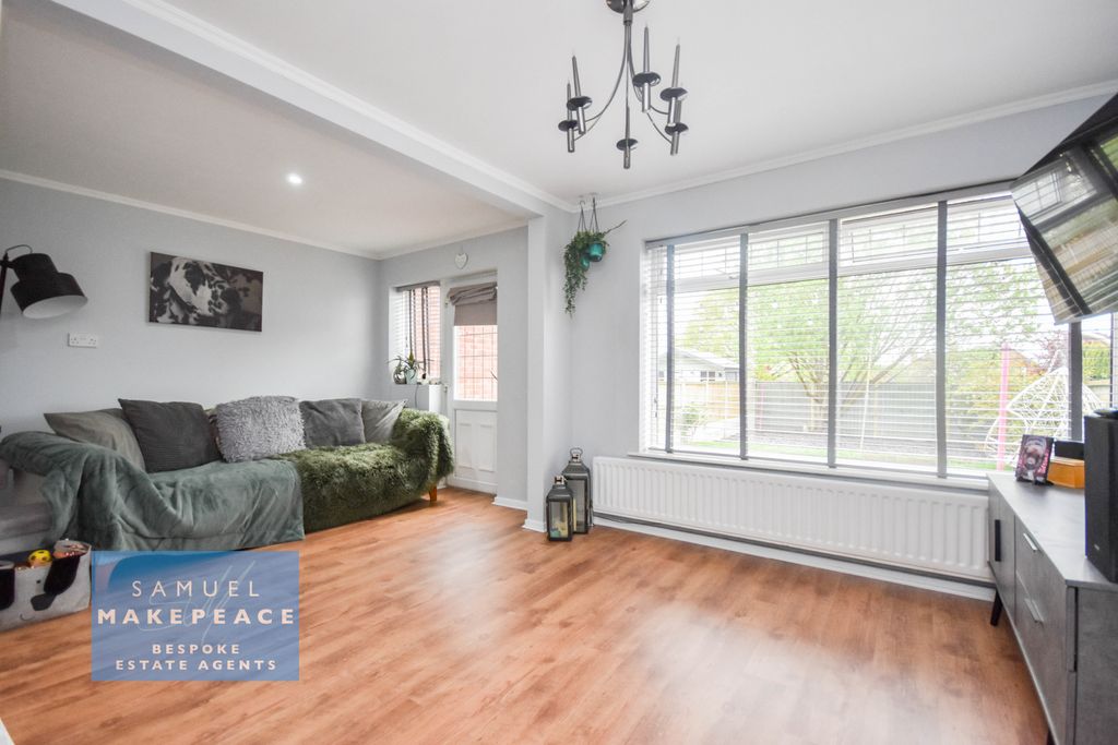 Property photo 3 of 31 Gallery