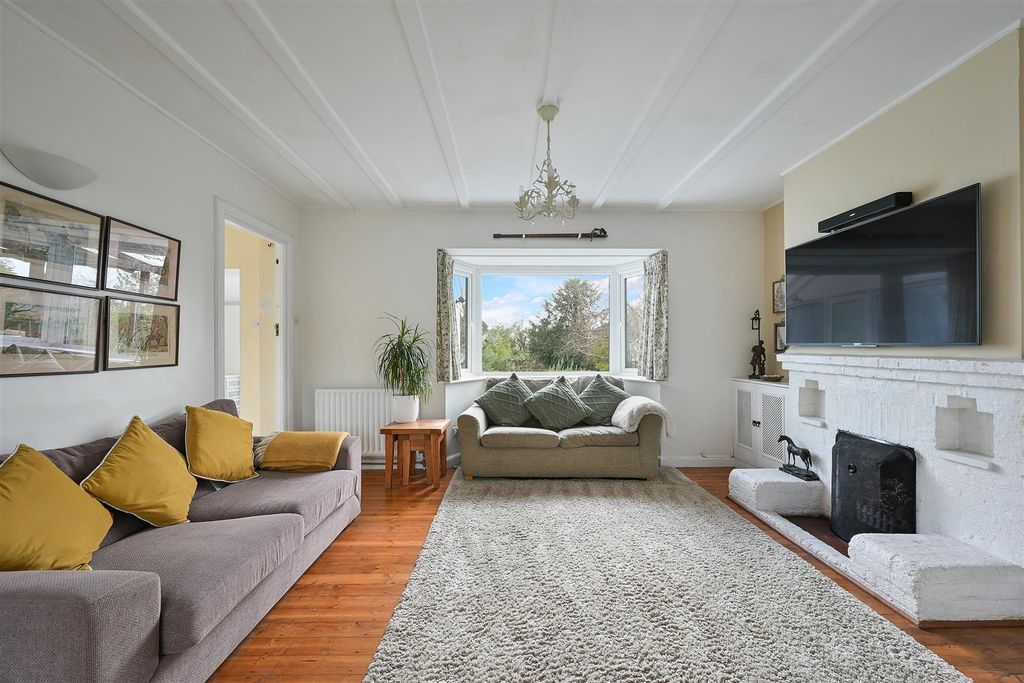 Property photo 2 of 20 Orchard Close, 5- (4).Jpg