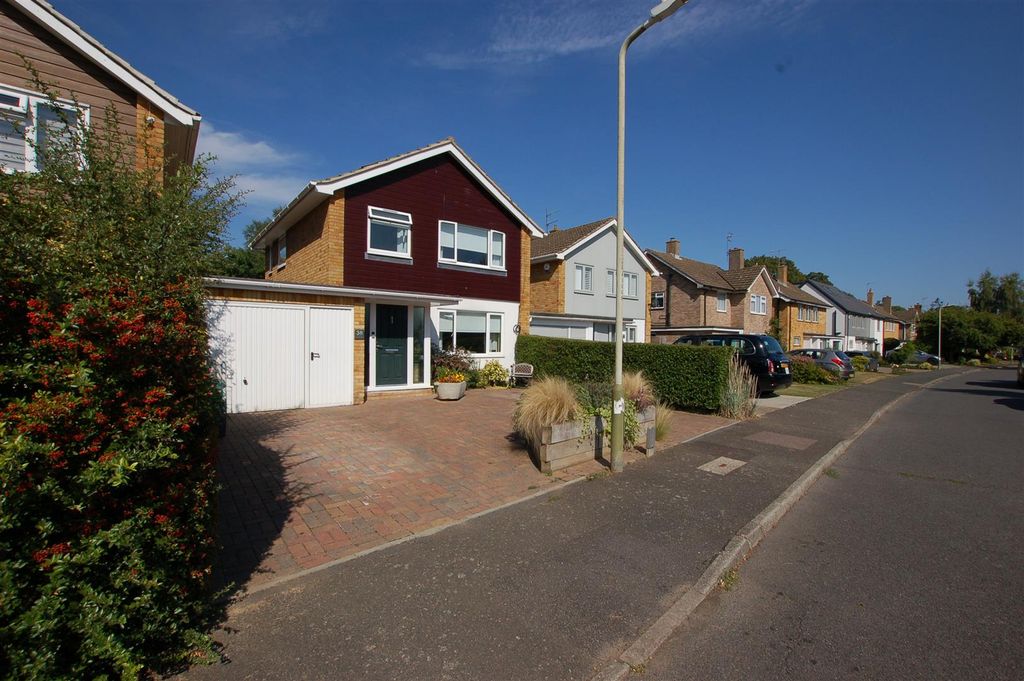 Property photo 1 of 28