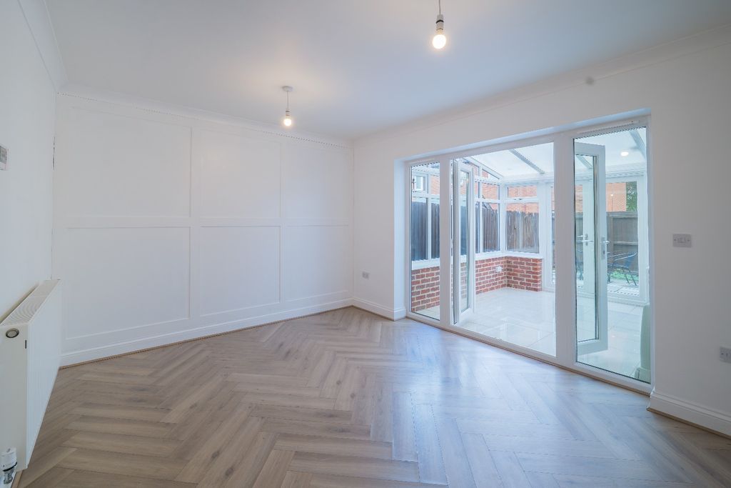 Property photo 3 of 16 5532265