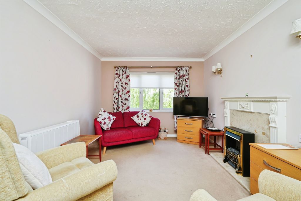 Property photo 2 of 18
