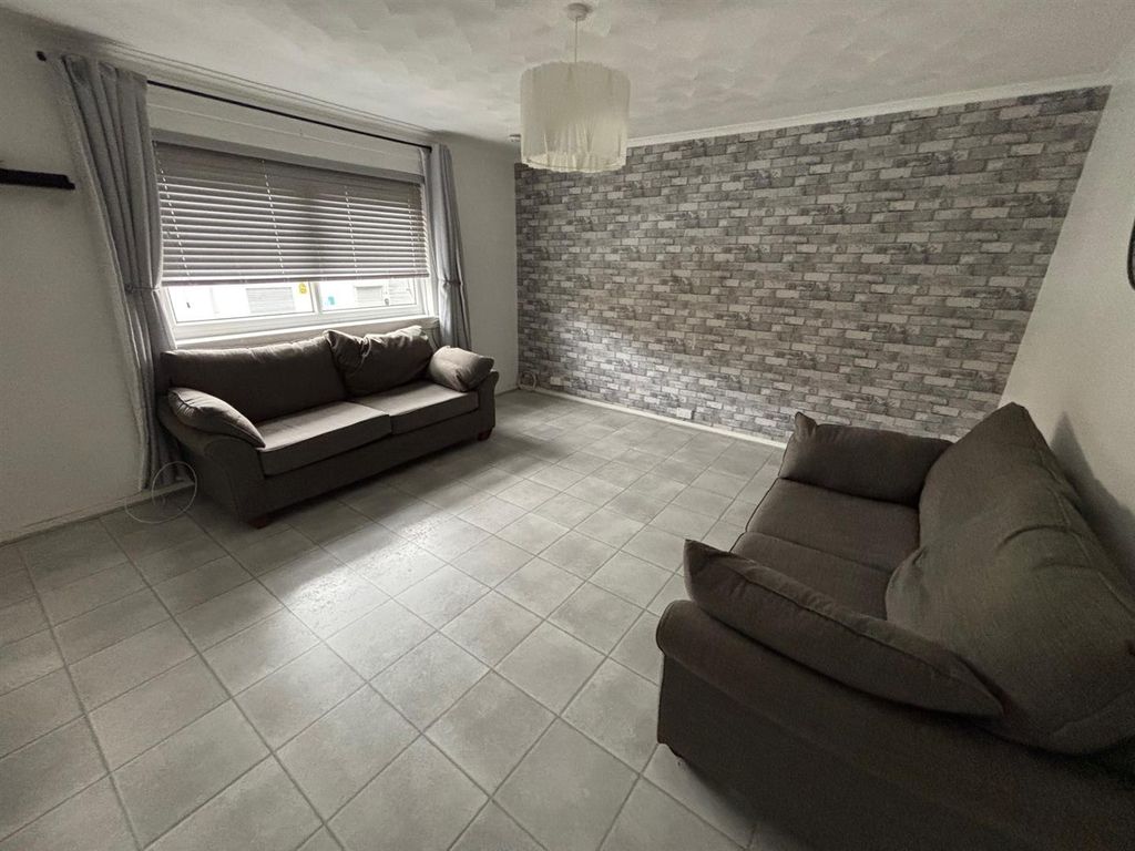 Property photo 2 of 10 2W.Jpg